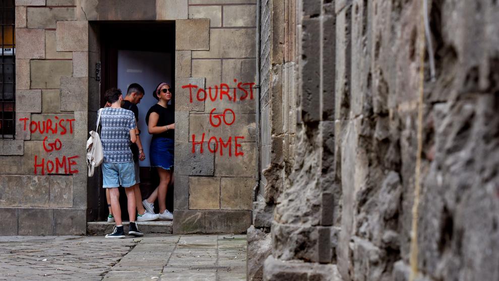 "Fuck Tourism": se radicaliza la protesta contra el turismo en España