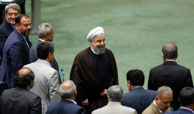 Rohani con algunos diputados