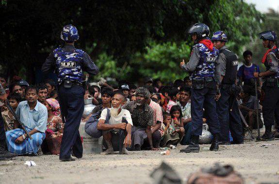 Rebeldes rohingya declaran alto el fuego temporal en Myamar