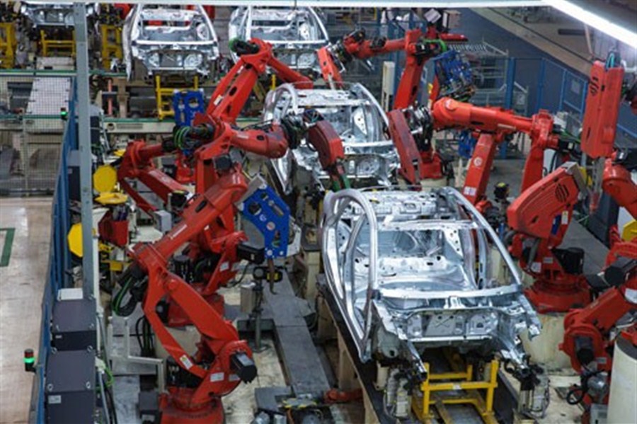 Robots fabricando coches