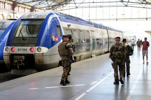 Fuerzas de seguridad francesas en la estación Saint Charles de Marsella