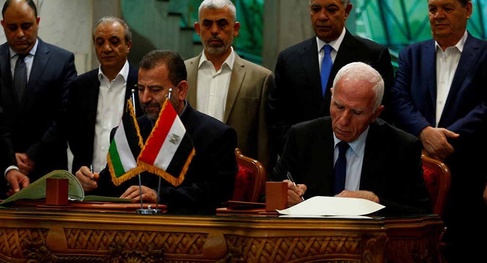 Firma de los acuerdos en El Cairo