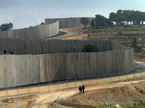 El muro que los israelíes han construido dentro de Cisjordania