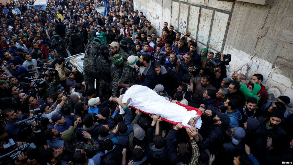 Funeral por uno de los palestinos asesinados por los israelíes en Gaza