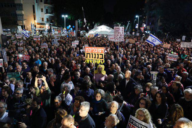 Manifestantes en Tel Aviv