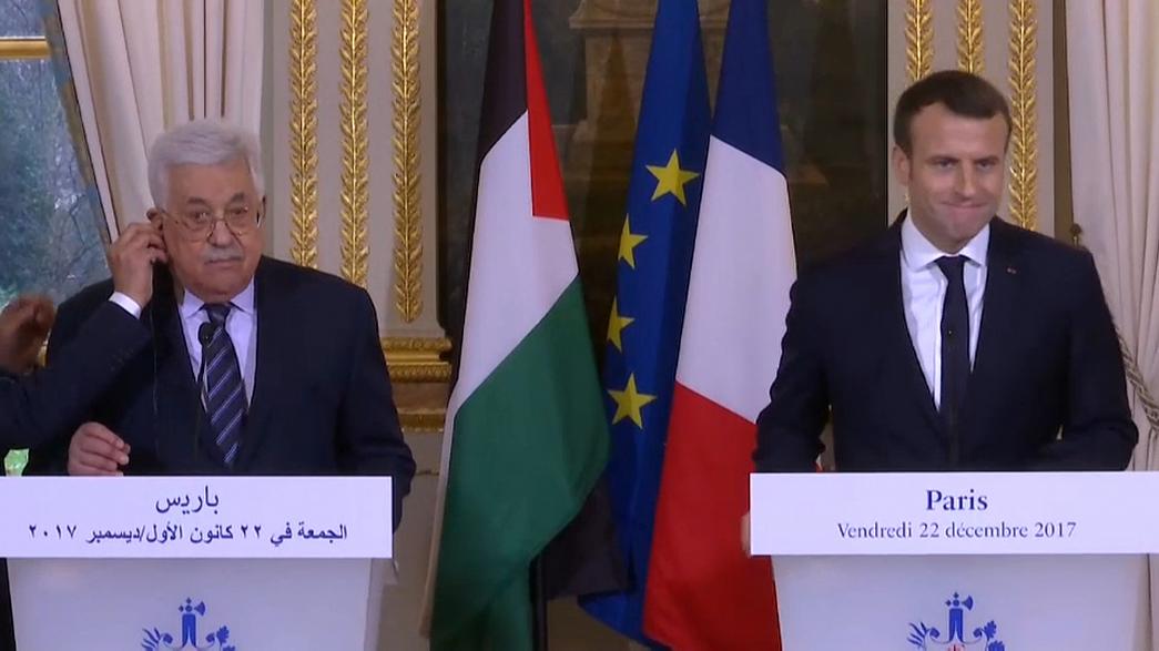 Abbas-a la izquierda-y Macron