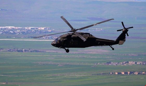 Helicópteros de EE.UU. trasladan a terroristas de Daesh de al Hasaka hacia paradero desconocido