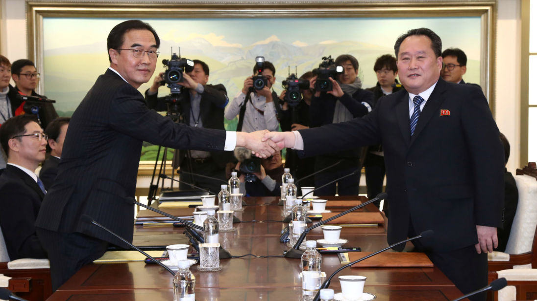 Los representantes de las dos Coreas