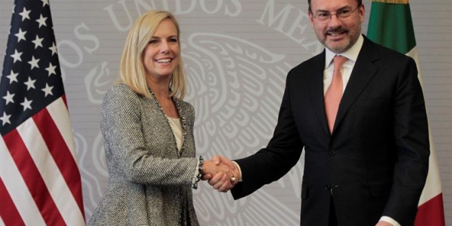 Kirstjen Nielsen-a la izquierda-y Luis Videgaray, en México