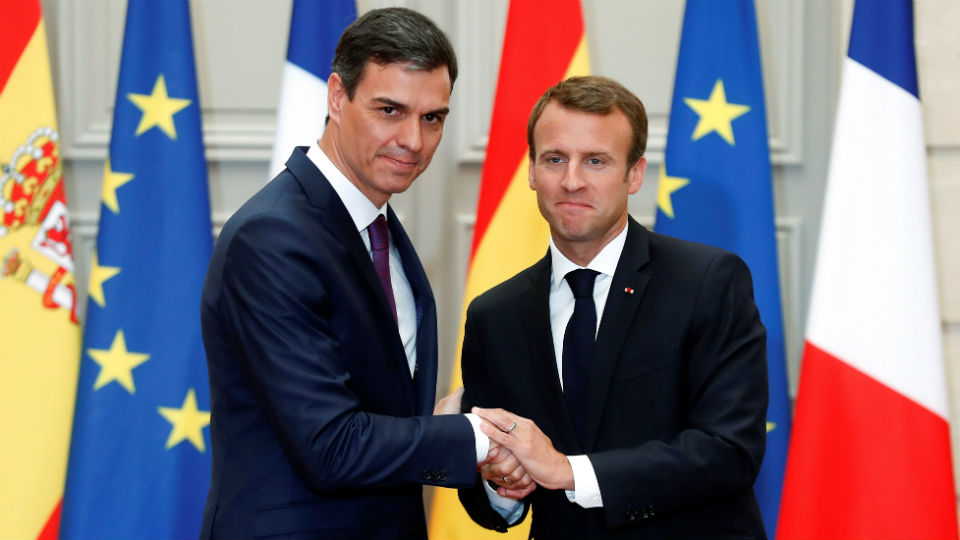 Sánchez-a la izquierda-y Macron