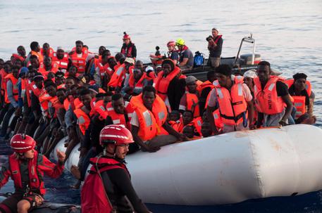 Inmigrantes africanos en el mediterráneo