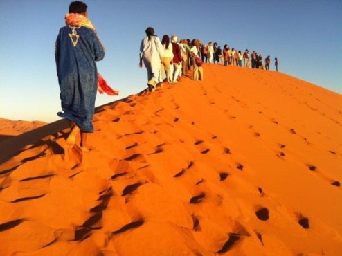 OIM: Miles de inmigrantes vagan por desierto entre Argelia y Níger