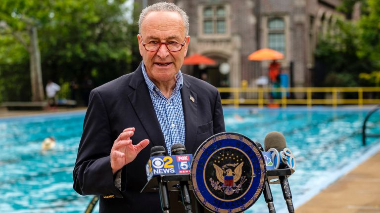 El líder de los demócratas en el senado, Chuck Schumer