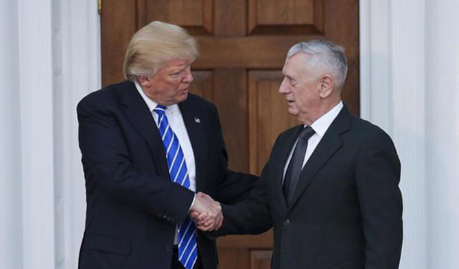 Trump-a la izquierda-y Mattis