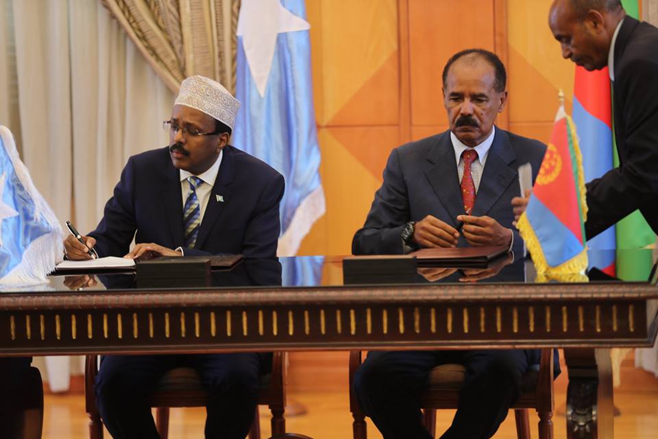 Los presidentes de Somalia-a la izquierda-y Eritrea