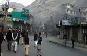 Atacantes incendian 11 escuelas en Pakistán
