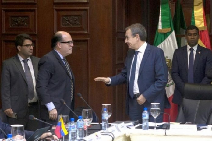 Borges-a la izquierda-y Rodríguez Zapatero