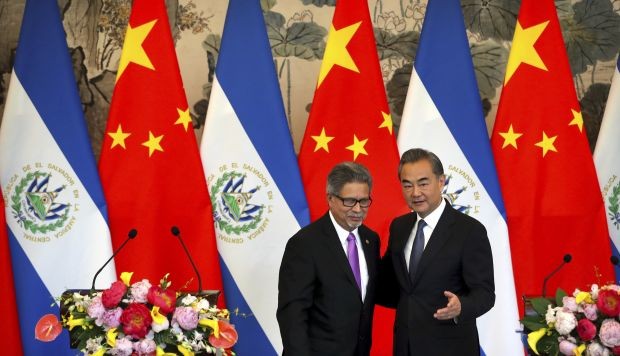 Los ministros de Exteriores de El Salvador y de China