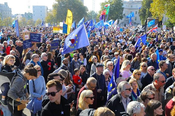 Manifestantes en Londres pidiendo un segundo referéndum para permanecer en la UE