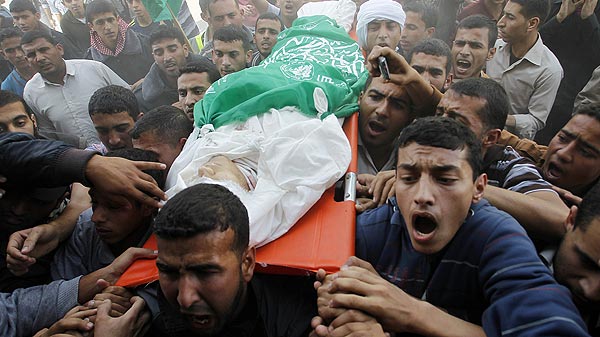 Funeral de uno de los combatientes palestinos