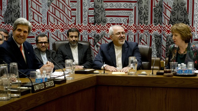 De izquierda a derecha, Kerry, Javad Zarif y Ashton