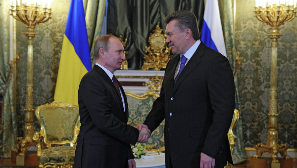 Putin-izquierda-y Yanukovich