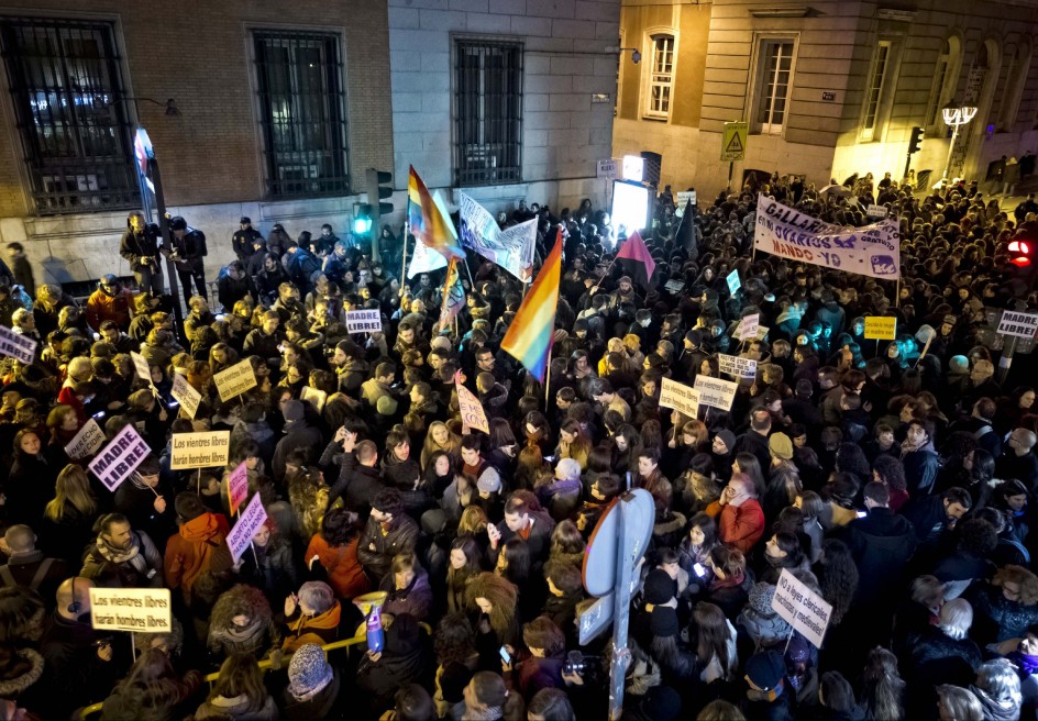 Manifestantes contra la nueva ley del aborto