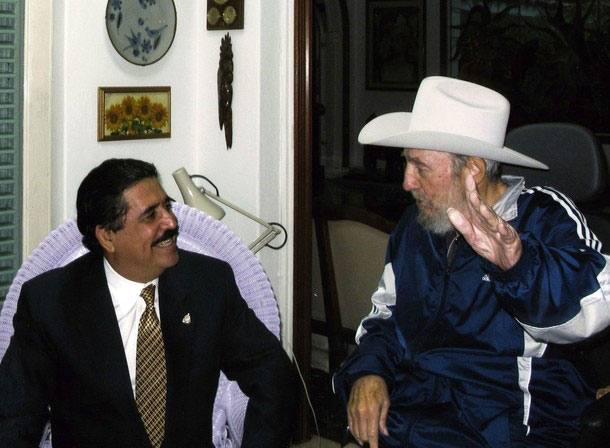 Manuel Zelaya-izquierda-y Fidel Castro