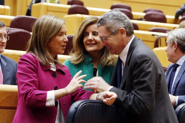 Los ministros del gobierno, de izquierda a derecha, Ana Mato, Fátima Báñez y Alberto Ruiz-Gallardón