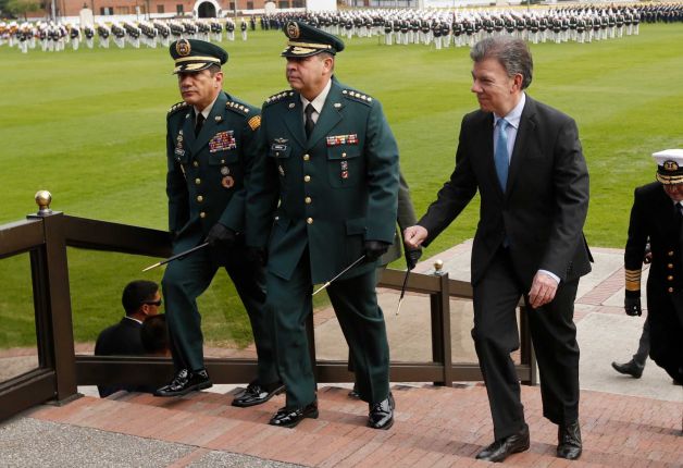 De izquierda a derecha, Juan Pablo Rodríguez, Leonardo Barrero y Juan Manuel Santos