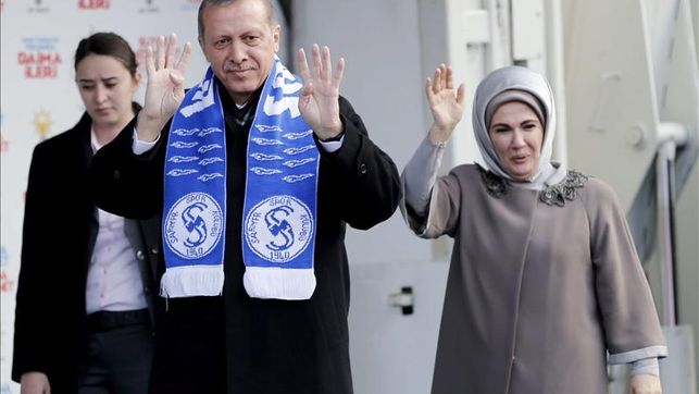 Erdogan y su esposa