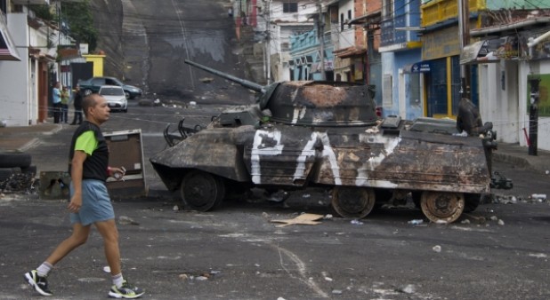 Venezuela: jefe militar asegura haber desbloqueado calles de ciudad cuna de protestas