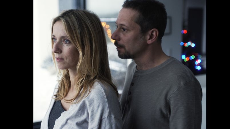 Léa Drucker y Mathieu Amalric en La Chambre bleue