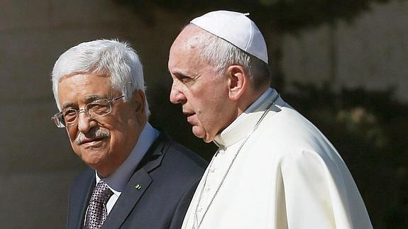 Mahmud Abbas-izquierda-y el Papa