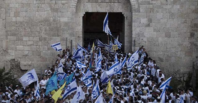 Israelíes manifestándose en Jerusalén