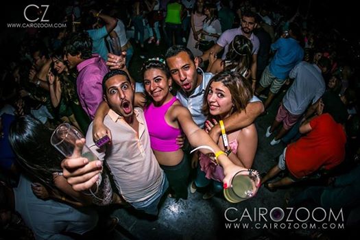 Jóvenes de fiesta en El Cairo