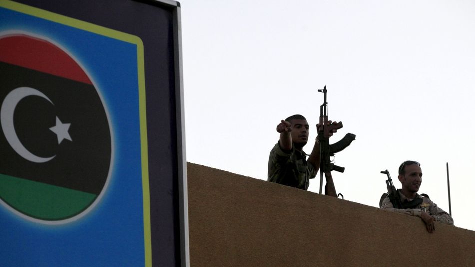 Continúan combates en los alrededores del aeropuerto de Trípoli Continúan combates en los alrededores del aeropuerto de Trípoli