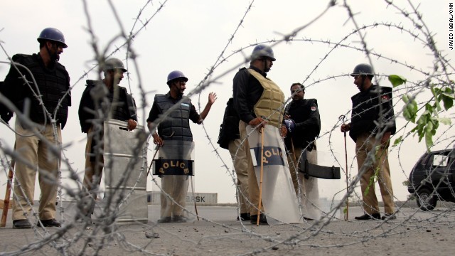 Dos bases aéreas atacadas y ocho insurgentes muertos en Pakistán Dos bases aéreas atacadas y ocho insurgentes muertos en Pakistán