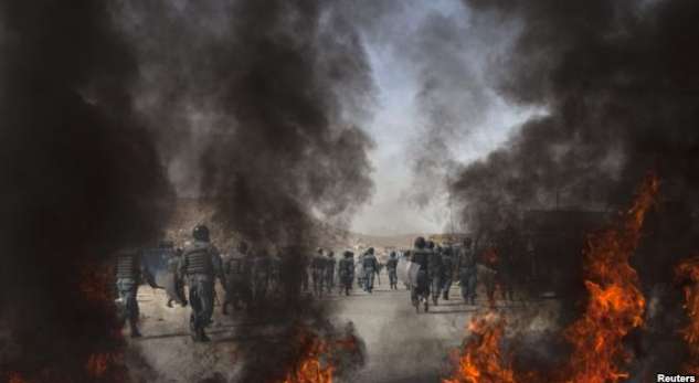 Trece muertos entre las fuerzas de seguridad afganas en un ataque de los talibanes Trece muertos entre las fuerzas de seguridad afganas en un ataque de los talibanes