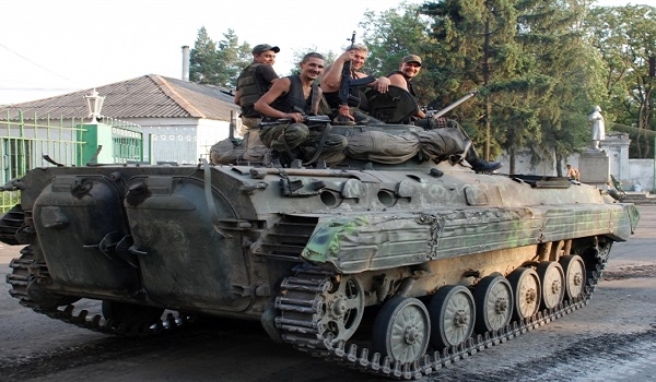 Nuevos disparos y un muerto en el este de Ucrania amenazan el alto el fuego Nuevos disparos y un muerto en el este de Ucrania amenazan el alto el fuego