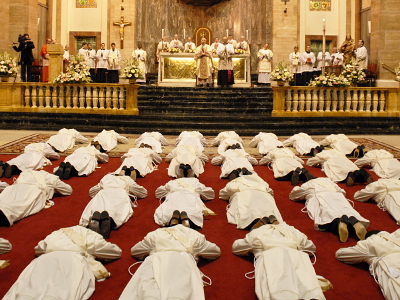 Ordenación de sacerdotes del Opus Dei