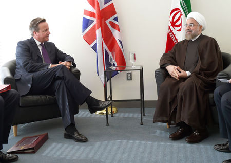 David Cameron-izquierda-y Hasan Rohani, en la primera reunión entre dos presidentes británico e iraní desde 1979.