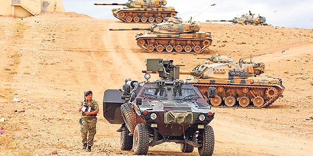 Tropas turcas en la frontera con Siria Tropas turcas en la frontera con Siria