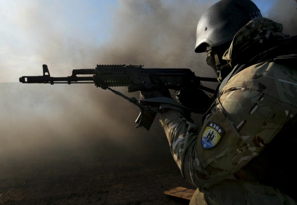 El ejército ucraniano y los rebeldes luchan por el aeropuerto de Donetsk El ejército ucraniano y los rebeldes luchan por el aeropuerto de Donetsk
