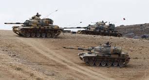 Tanques turcos en la frontera con Siria Tanques turcos en la frontera con Siria