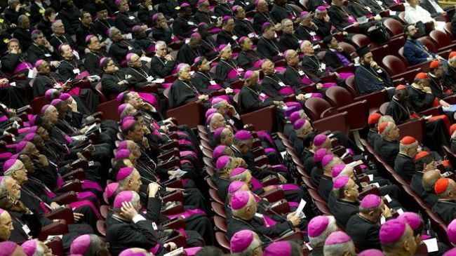 Los cardenales y obispos en el sínodo Los cardenales y obispos en el sínodo