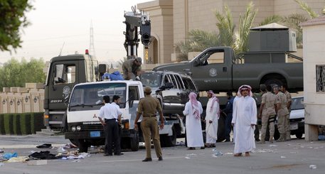Cuatro muertos en operativo policial tras atentado en Arabia Saudita Cuatro muertos en operativo policial tras atentado en Arabia Saudita