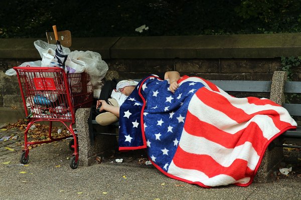 Una persona sin casa en Estados Unidos