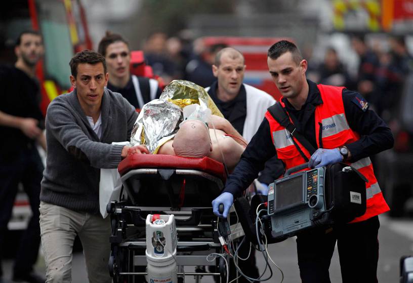 Doce muertos, entre ellos 4 célebres dibujantes, en atentado contra semanario satírico en París Doce muertos, entre ellos 4 célebres dibujantes, en atentado contra semanario satírico en París