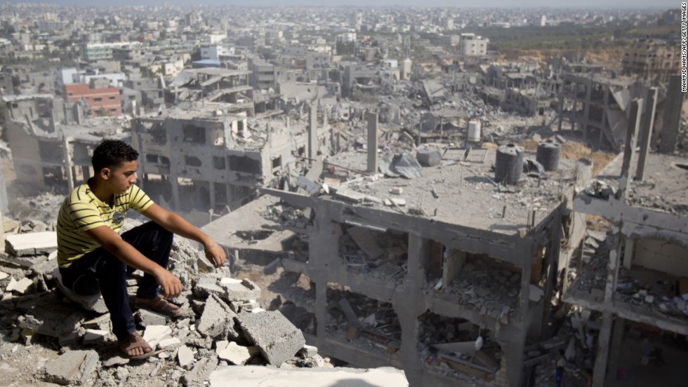 Explosiones en casa del portavoz gubernamental palestino y un banco en Gaza Explosiones en casa del portavoz gubernamental palestino y un banco en Gaza